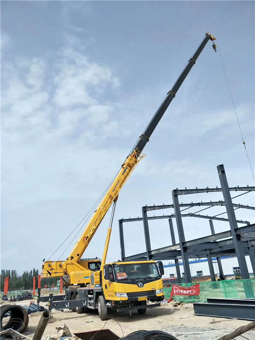 岳池县超高层建筑钢结构吊装案例